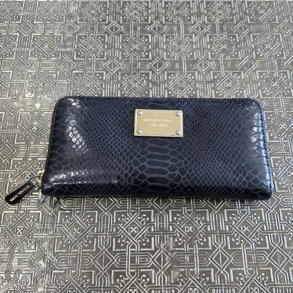 🐢 Michael Kors Snakeskin Clutch/Wallet In Great Shape! - Picture 1 of 12